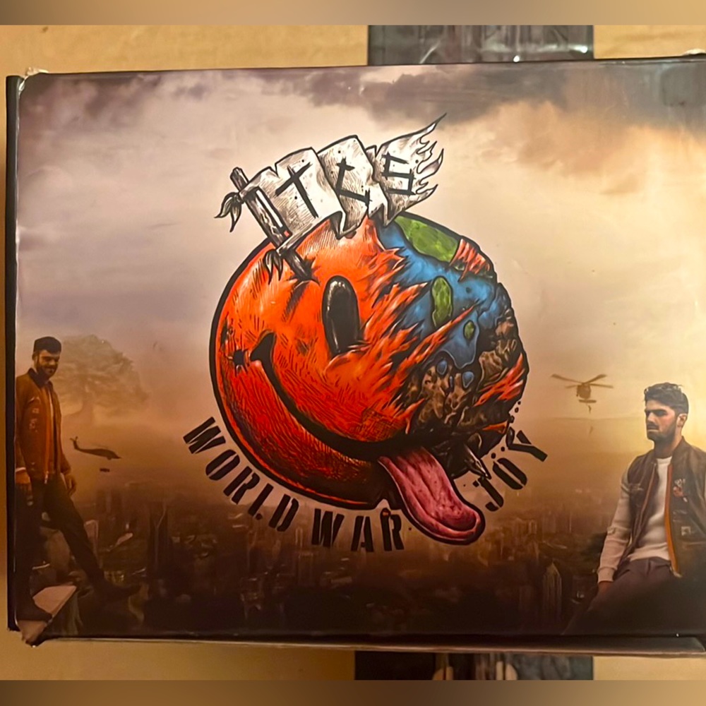 Chainsmokers Exclusive VIP Headphones- The WORLD WAR JOY Tour